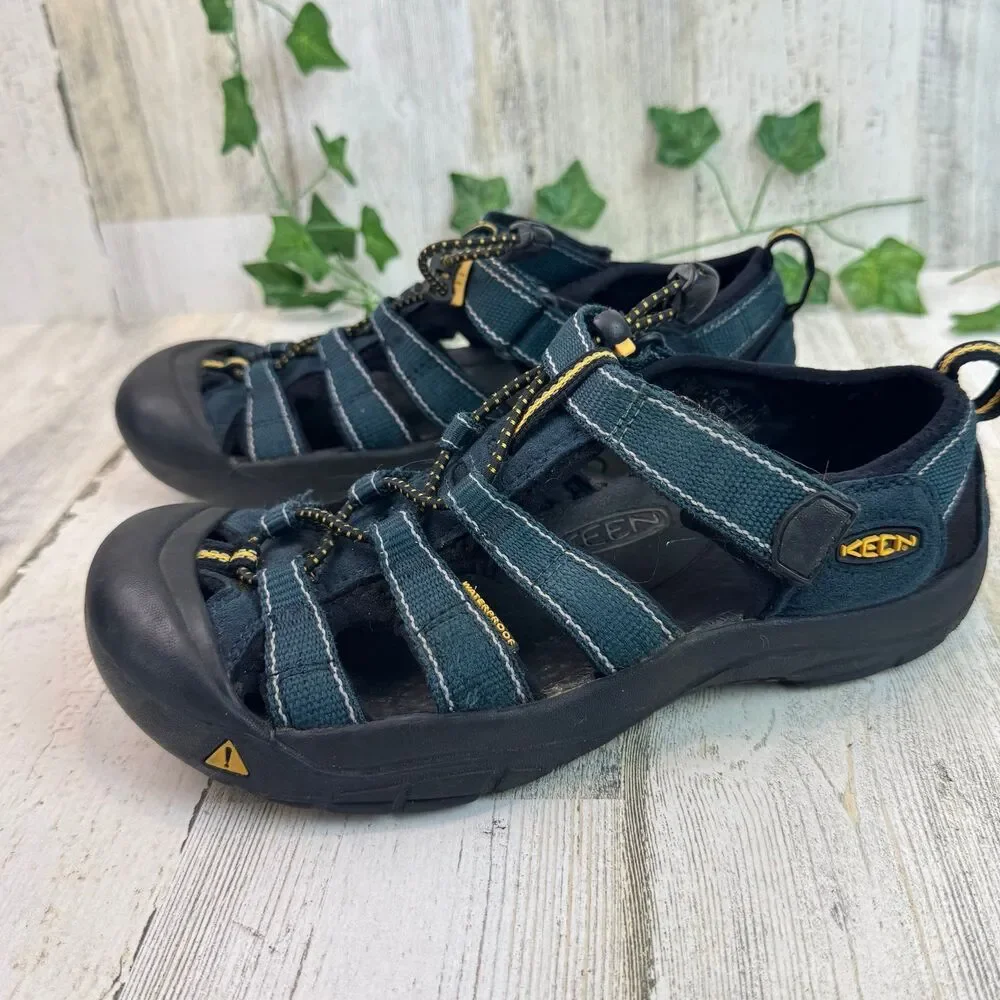 Keen Navy Blue Newport H2 Sandles Big Kid Size 5 (Youth) Outdoor